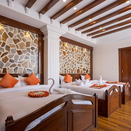 Airport Himalaya Boutique Hotel Kathmandu Esterno foto