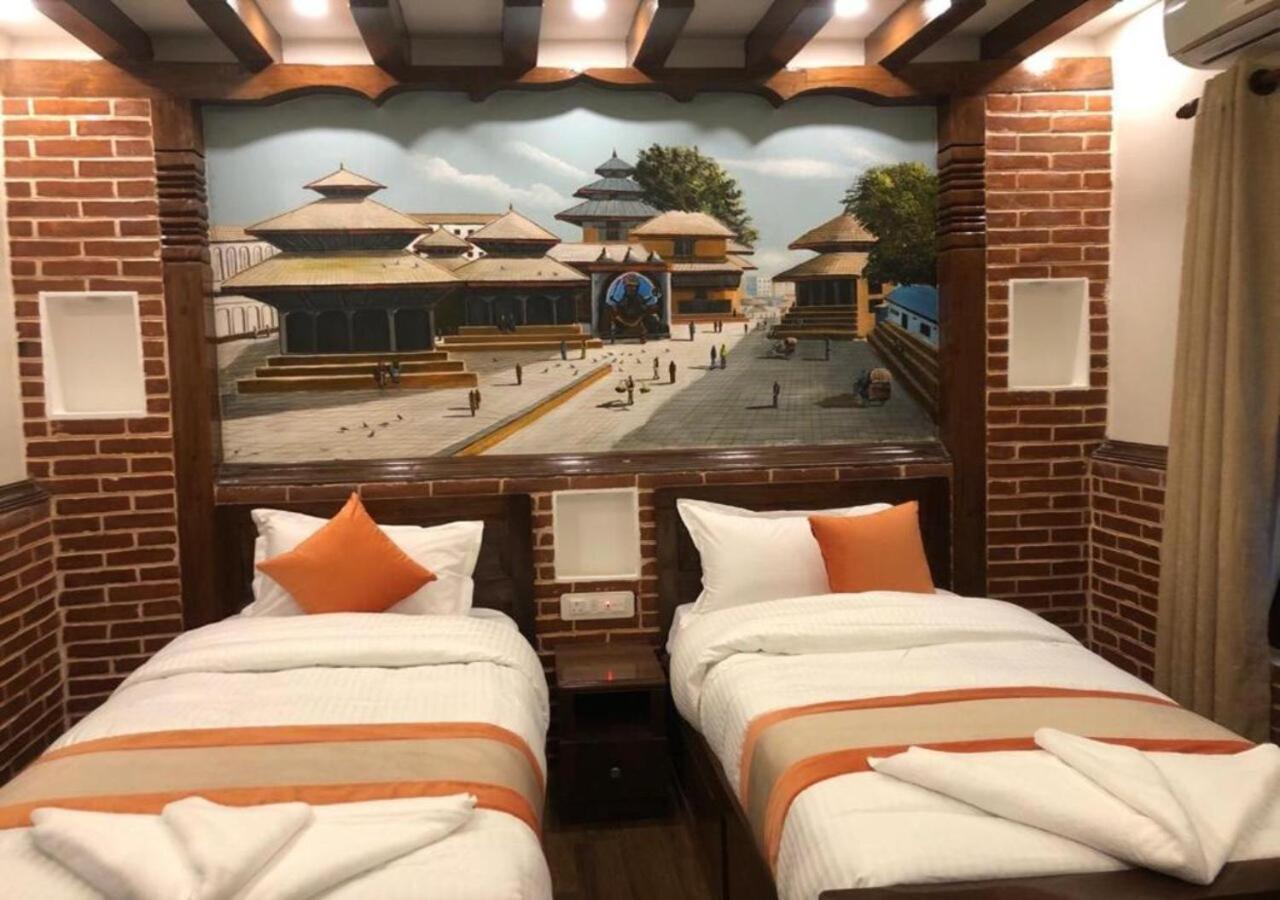 Airport Himalaya Boutique Hotel Kathmandu Esterno foto