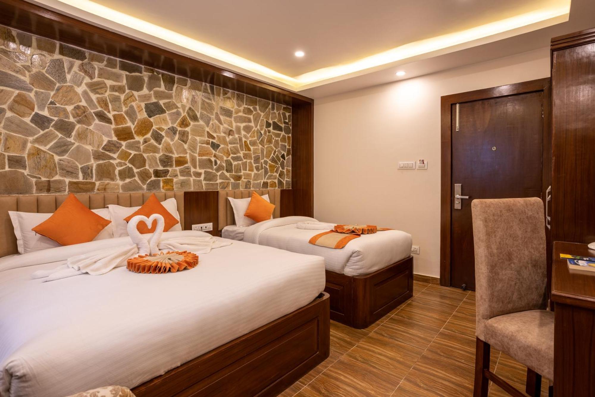 Airport Himalaya Boutique Hotel Kathmandu Esterno foto