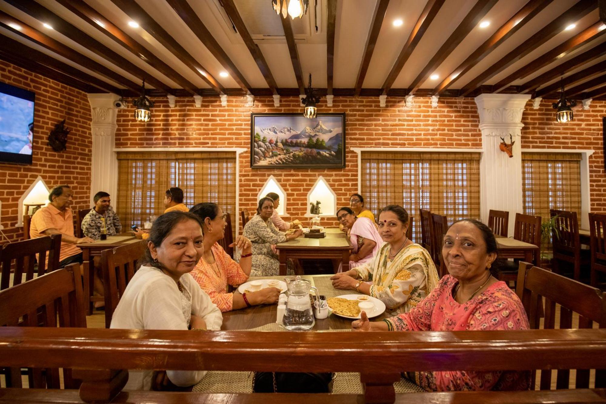 Airport Himalaya Boutique Hotel Kathmandu Esterno foto