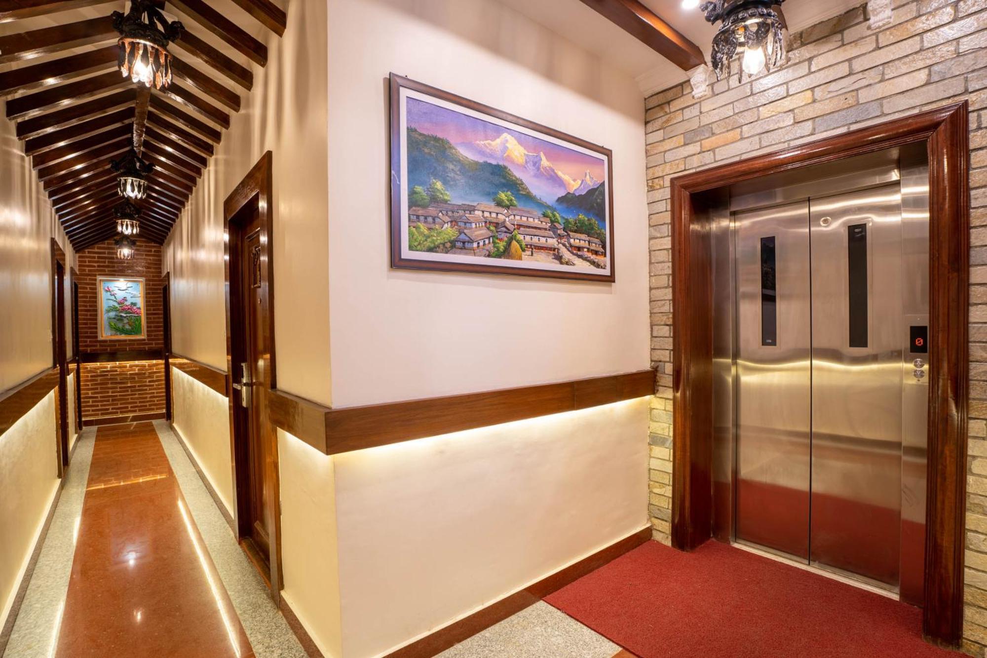 Airport Himalaya Boutique Hotel Kathmandu Esterno foto